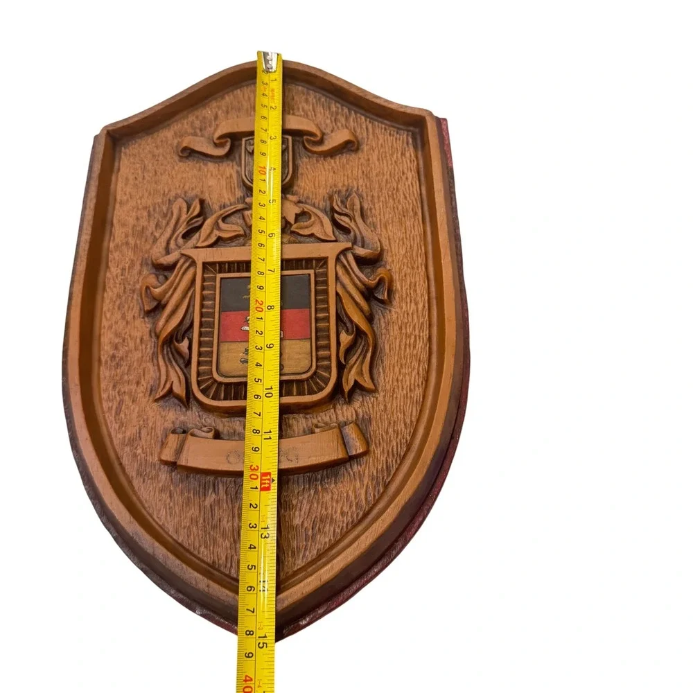 Vintage Wood-Look Oberg Family Crest Coat of Arms Wall Plaque‎ Shield 15x9